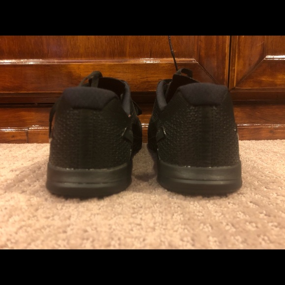 nike metcon triple black